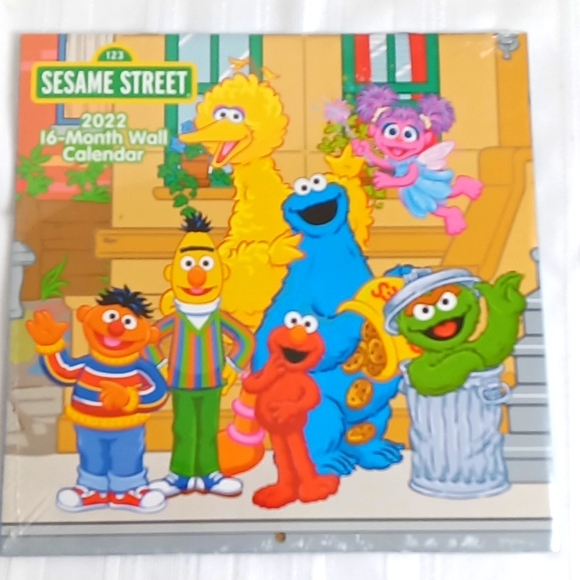Sesame Street Wall Calendar 2022 16 Month - Picture 1 of 3